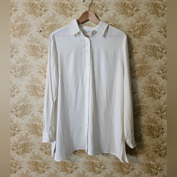 Susan Graver Tops - NWOT Suzanne Graver oversized  blouse,size small,cream color